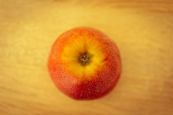 Μια Εναέρια Λήψη Από Ένα Κόκκινο Και Κίτρινο Μήλο — Φωτογραφία Αρχείου