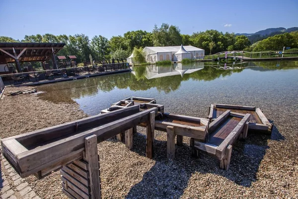 Camping area near the lake in the countryside in the Waterpark Radlje, Slovenia — Stock Photo, Image