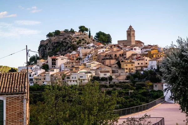 スペイン ポロップの山の上の建物の美しい景色 — ストック写真