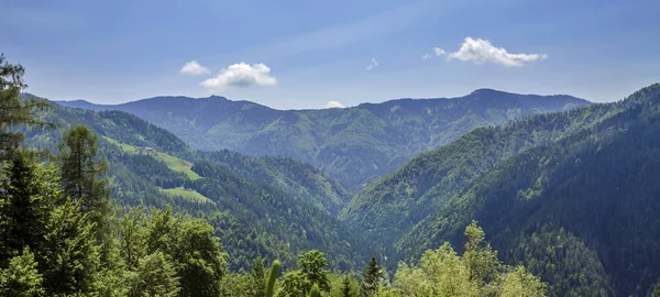 Panoramablick auf das Pohorje-Gebirge in Slowenien — Stockfoto