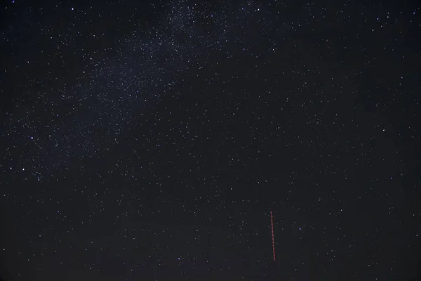 별 이빛나는 밤하늘의 아름다운 사진 — 스톡 사진