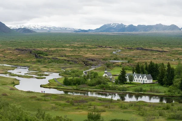 Foto de ángulo alto de un paisaje verde en Thingvellir, Islandia jalá ingvellir Thingvellir Islandia — Foto de Stock