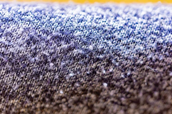 Selektive Fokusaufnahme einer blau-weißen Decke — Stockfoto