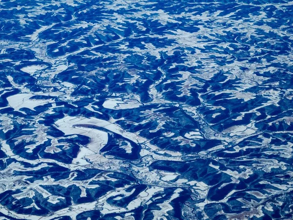 Vue aérienne des collines enneigées — Photo