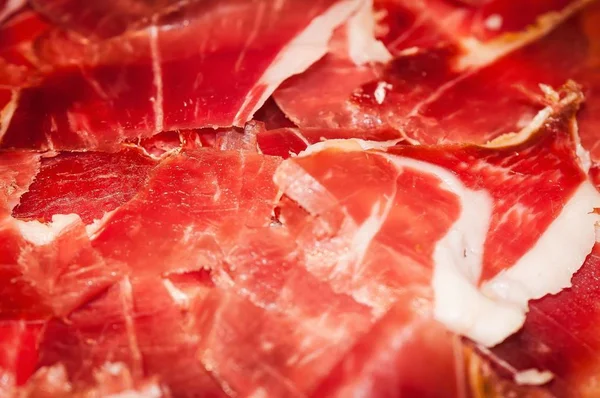 Primer plano de carne roja esparcida en la superficie - perfecto para un artículo de receta — Foto de Stock