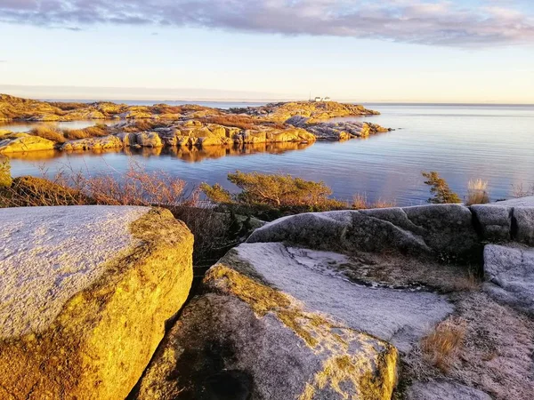 Hipnotyzujące ujęcie rzeki w Stavern, Norwegia — Zdjęcie stockowe