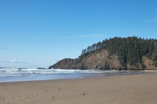 Oregon 'da Pasifik Okyanusu kıyısında kaya oluşumu — Stok fotoğraf