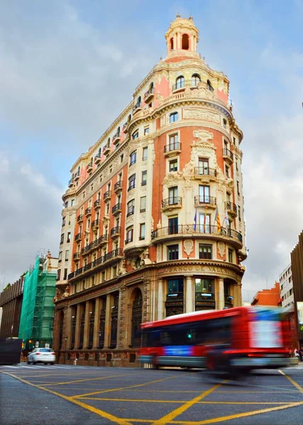 Una Hermosa Vista Calle Edificio Puerta Mar Valencia España Con — Foto de Stock