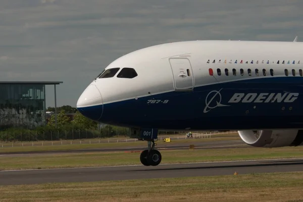 โบอิ้ง 787-9 Dreamliner, N789EX; Farnborough International Airshow, 14 กรกฎาคม 2014 — ภาพถ่ายสต็อก