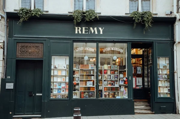 Hermosa librería en Francia . — Foto de Stock