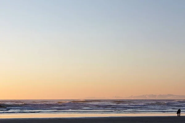 A Csendes-óceán varázslatos tájai Cannon Beachen, Oregonban, USA-ban — Stock Fotó