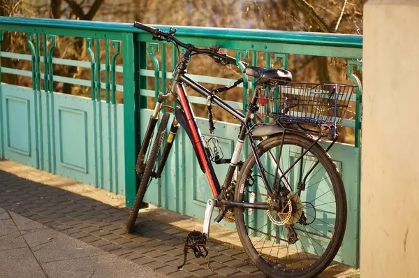 Bicicleta cerrada —  Fotos de Stock