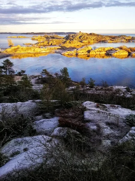 노르웨이의 매혹적 풍경을 수직으로 — 스톡 사진