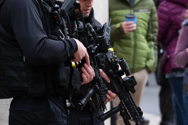 Armed police patrolling tour de yorkshire — 스톡 사진