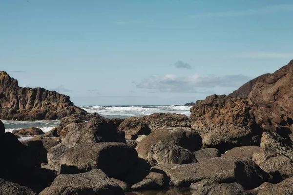 俄勒冈州坎农海滩太平洋西北部海岸线岩石景观 — 图库照片