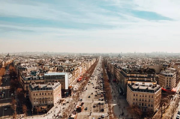 Вид Авеню Шарль Голль Облачным Небом Солнечным Светом Париже — стоковое фото