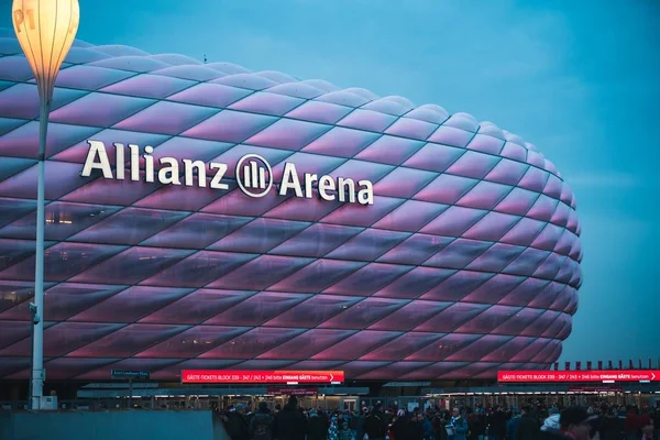 Münih Almanya Ocak 2020 Alman Futbol Kulübü Bayern Mnchen Aydınlatılmış — Stok fotoğraf