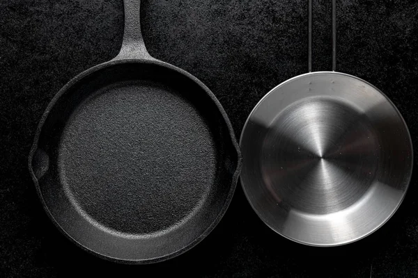 Overhead Shot Two Metal Frying Pans Black Background — Stock Photo, Image