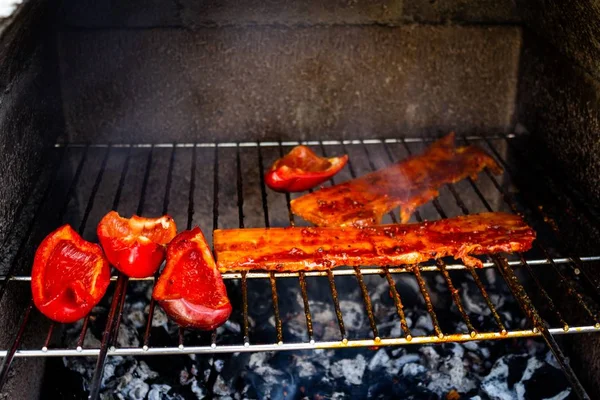 Carne Legumes Como Eles Estão Sendo Grelhados Forno — Fotografia de Stock