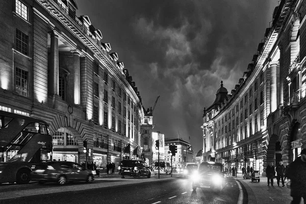London United Kingdom Apr 2019 Greyscale Shot People Walking Historic — ストック写真