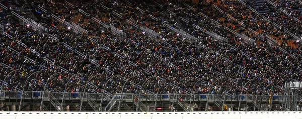 Breites Bild von Sportstadion voller Zuschauer — Stockfoto