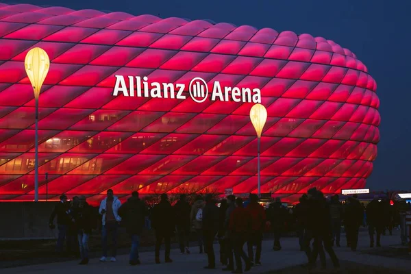 Munich Alemania Enero 2020 Arena Iluminada Del Club Fútbol Alemán — Foto de Stock