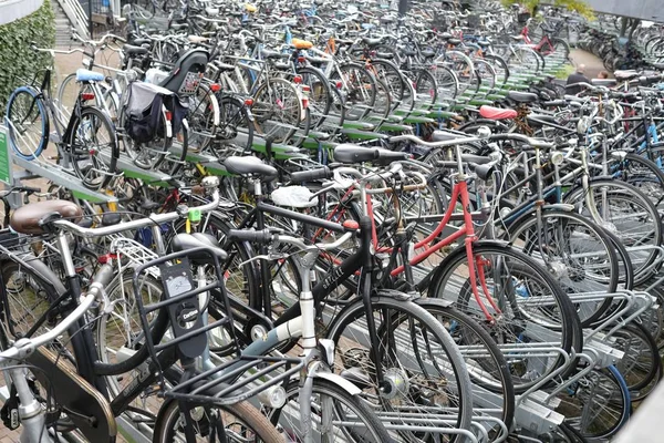 Panoramic shot of a bicycle parking area in a city — Stock Photo, Image