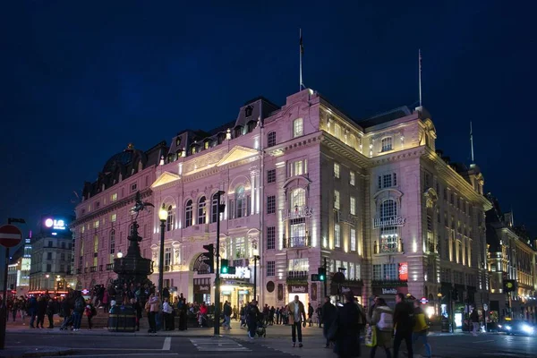 London United Kingdom Apr 2019 Scenery People Walking Historic City — 스톡 사진