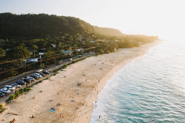 Eine Schöne Aufnahme Von Einem Weißen Sandstrand Einem Sonnigen Tag — Stockfoto