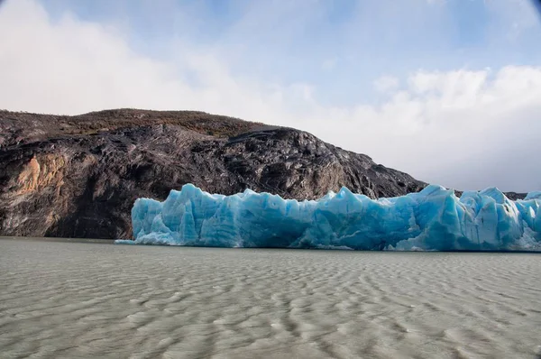 Льодовики біля озера в Патагонії (Чилі). — стокове фото