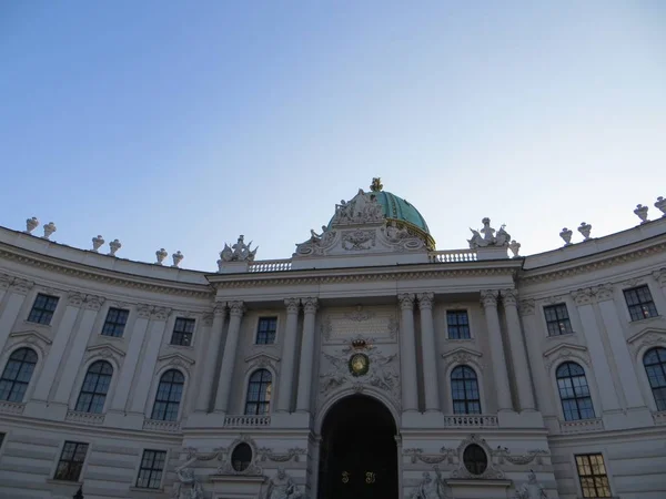 Onderaanzicht opname van de Hofburg in Wenen Oostenrijk — Stockfoto