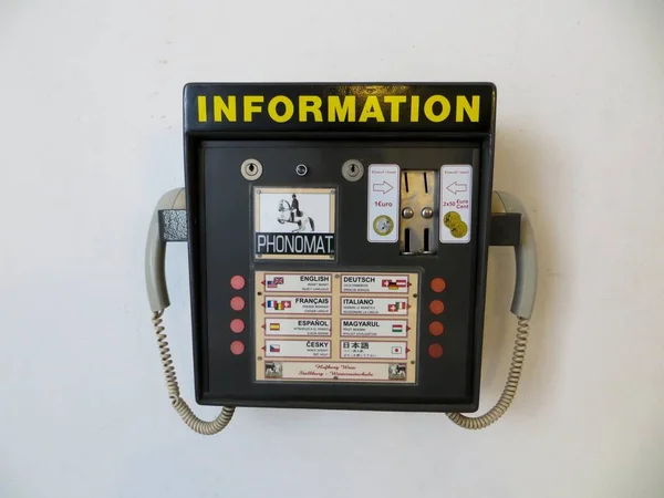 Vienna Austria Ott 2015 Uno Scatto Frontale Telefono Informativo Con — Foto Stock