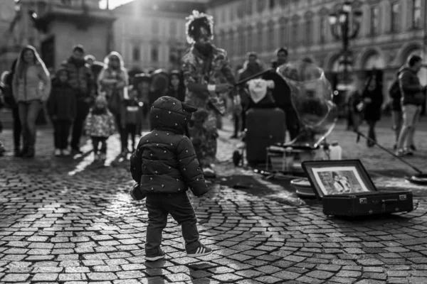 Turin Itália Janeiro 2020 Crianças Esperando Momento Jogo — Fotografia de Stock