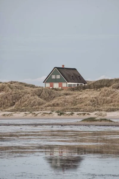 Vertical Shot Small Isolated House Shore Sea — 스톡 사진