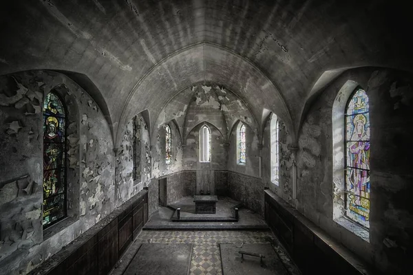 Greyscale Shot Cathedral Weathered Walls — 스톡 사진
