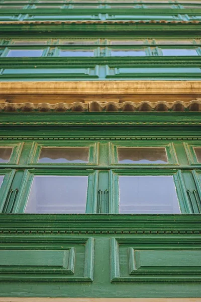 Vieux Bâtiment Vert Avec Des Textures Intéressantes Idéal Pour Arrière — Photo