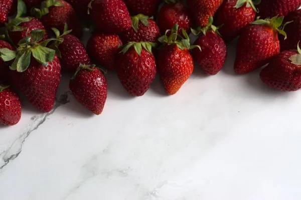 Bunch Strawberries White Table — Stock Photo, Image