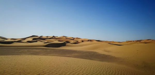 Fotografia panorâmica das areias no deserto em Marrocos — Fotografia de Stock