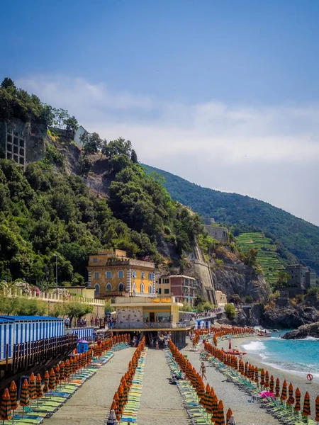 Monterosso Włochy Lip 2019 Morze Piaszczysta Plaża Spiaggia Fegina Miejscowości — Zdjęcie stockowe