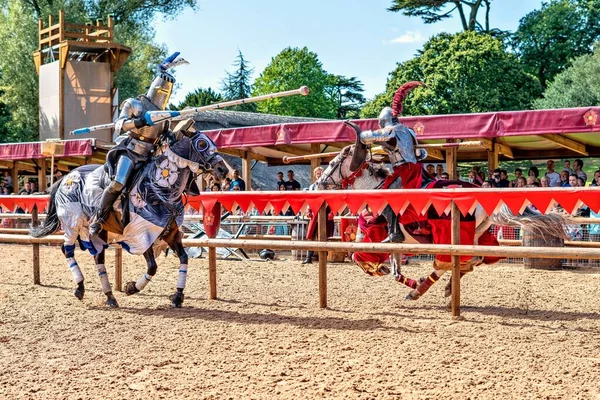 Warwickshire Wielka Brytania Sierpnia 2019 Knights Jousting Warwick Castle War — Zdjęcie stockowe