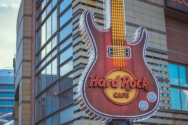 Szeroki kąt ujęcia Hard Rock Cafe w Warszawie, Polska — Zdjęcie stockowe