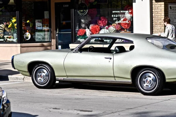 Downers Grove Ηνωμένες Πολιτείες Jun 2019 Ένα Γυαλιστερό Vintage Αυτοκίνητο — Φωτογραφία Αρχείου