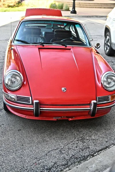 Dowers Grove Сша Jun 2019 Vertical Shot Red Porsche 912 — стокове фото