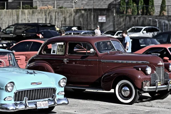 Grove Downers Estados Unidos Jun 2019 Diferentes Modelos Coches Estacionados —  Fotos de Stock