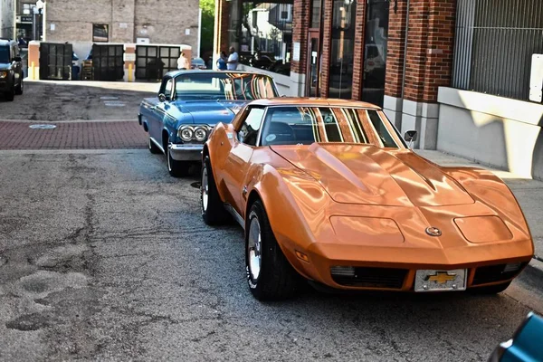 Оранжевый Автомобиль Downers Grove Car Show Friday Night Lights — стоковое фото