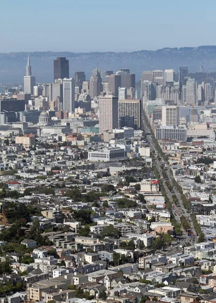 Vertical shot of the city of San Francisco in the USA during daytime — Stock Photo, Image