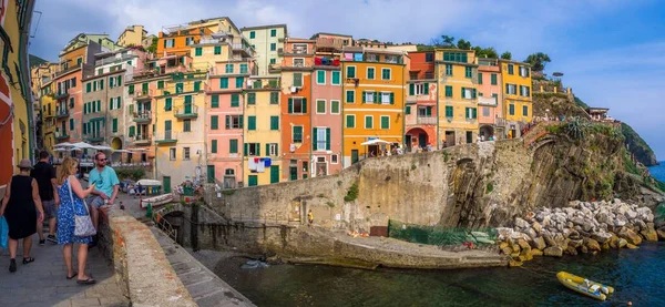 Riomaggiore Italy Jul 2019 Riomaggiore 意大利海岸的Cinque Terre国家公园 日落时美丽的色彩 Liguria省La Spezia — 图库照片