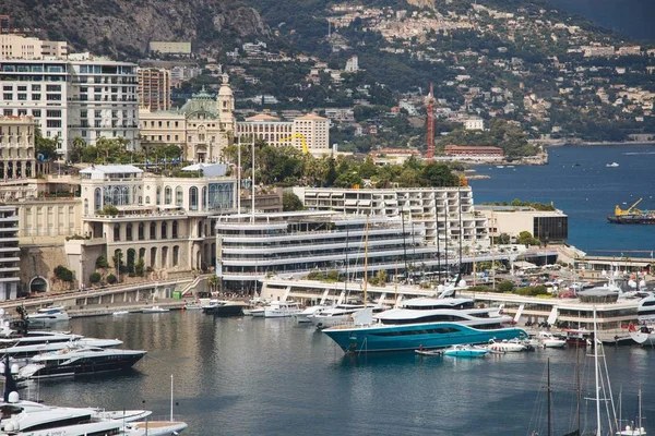 Monako 'daki Monte-Carlo şehrinin geniş açılı görüntüsü. — Stok fotoğraf