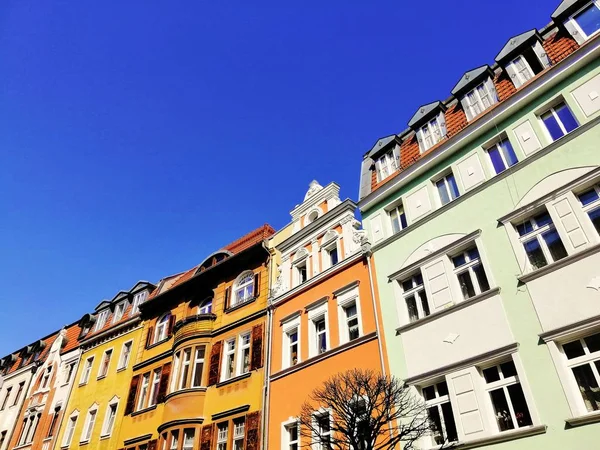 Tiro Vista Inferior Dos Edifícios Com Projeto Colorido Diferente Jelenia — Fotografia de Stock