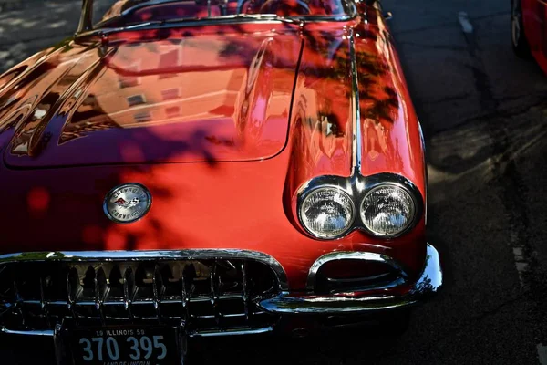 Downers Grove Stany Zjednoczone Czerwiec 2019 Ładny Zabytkowy Czerwony Samochód — Zdjęcie stockowe